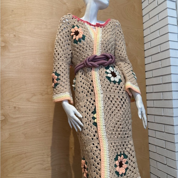 Crocheted long cardigan dress with flowers - Picture 1 of 16